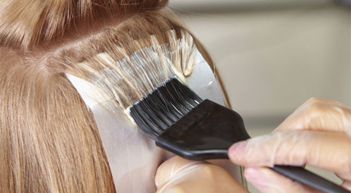 كيف تختارين صبغات الشعر الصحية والمناسبة لك؟