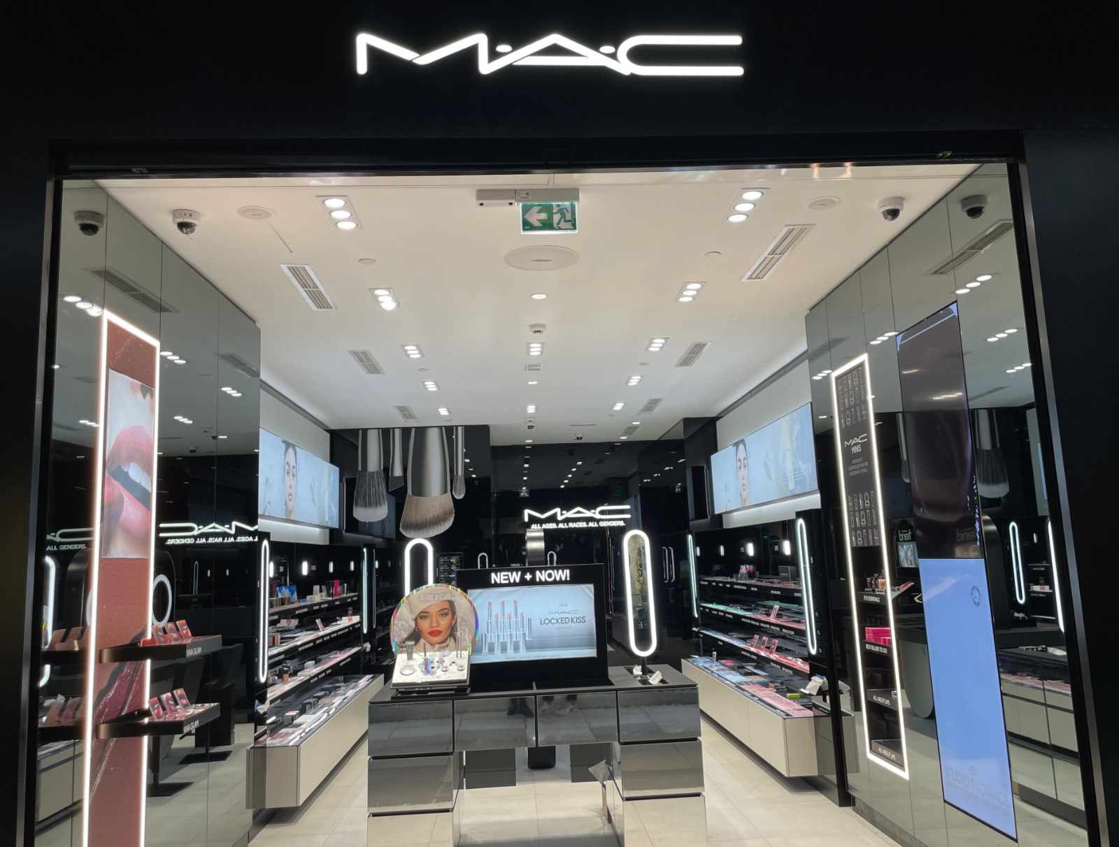 تلبية للطلب المتزايد على منتجاتها.. “MAC Cosmetics” تفتح متجرا جديدا بالرباط